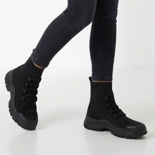 Chaussures bottines montantes contemporaines à semelle chunky, structure souple en maille et maintien renforcé, mises en valeur sur fond blanc e-commerce.