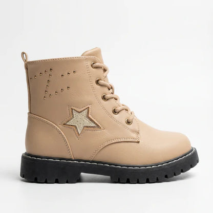Botte enfant beige avec fermeture éclair latérale, lacets et semelle robuste antidérapante.