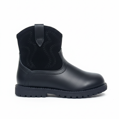 Bottine noire fille style western, détails couture décorative, talon stable, importée d’Espagne.